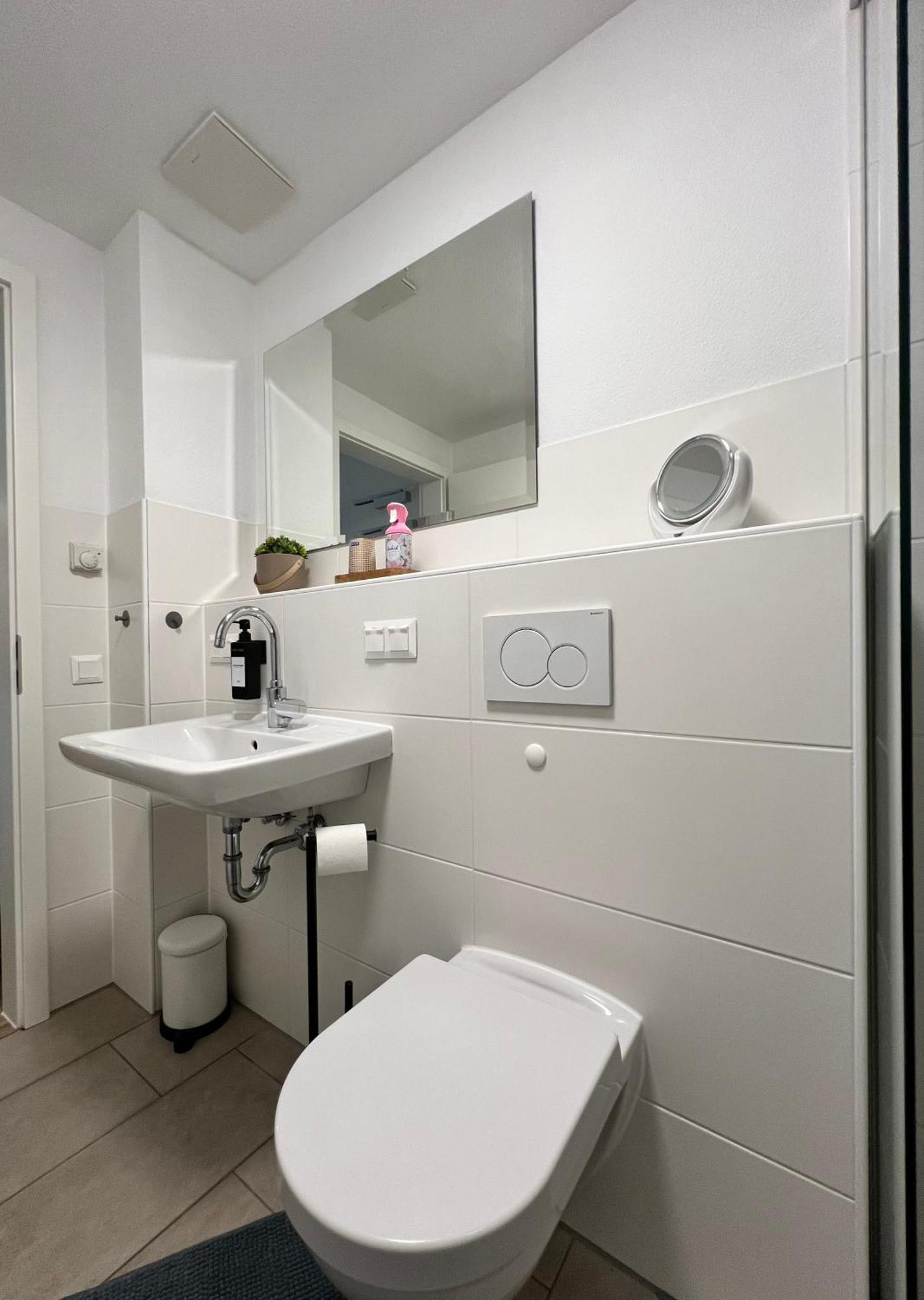 Moderne Wohnung Naehe Hbf-Lift-Tiefgarage-Contactless Check-In Hannover Buitenkant foto