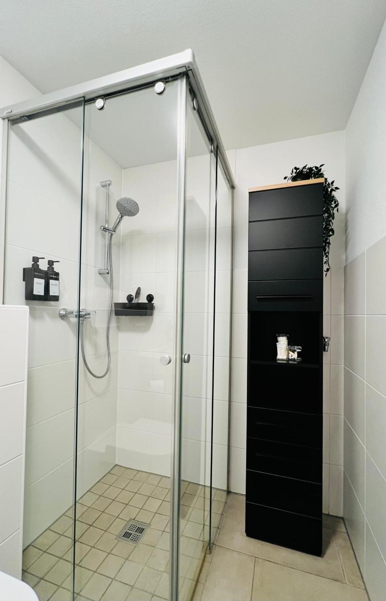 Moderne Wohnung Naehe Hbf-Lift-Tiefgarage-Contactless Check-In Hannover Buitenkant foto