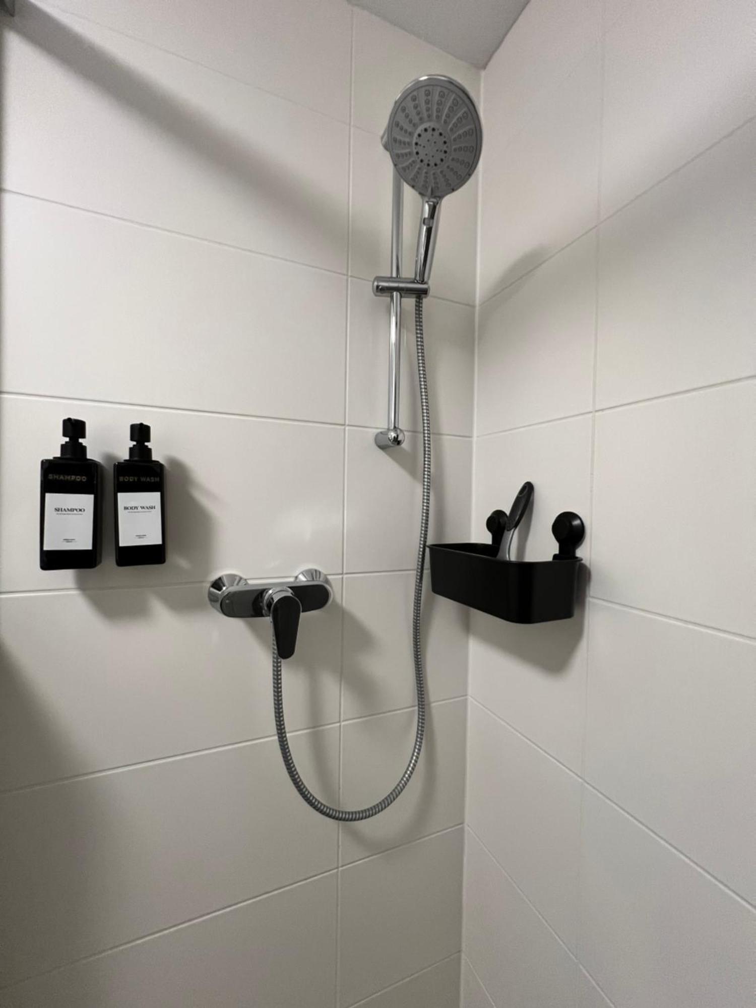 Moderne Wohnung Naehe Hbf-Lift-Tiefgarage-Contactless Check-In Hannover Buitenkant foto